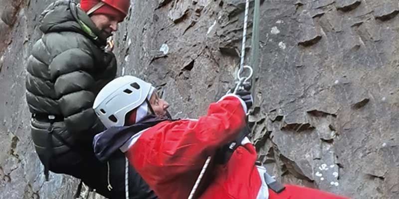 santa-abseil